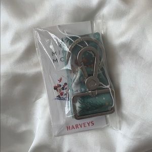 BNWT Harvey’s disney winter wonderland CNG